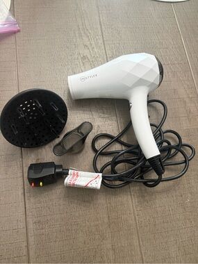 InStyler White Compact Hair Dryer with Diffuser and Concentrator